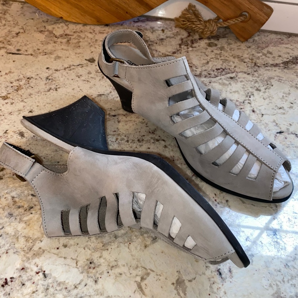 ARCHE $332 SOEXOR Comfort SANDALS Taupe Suede EU 39 US 8-8.5 France EUC
